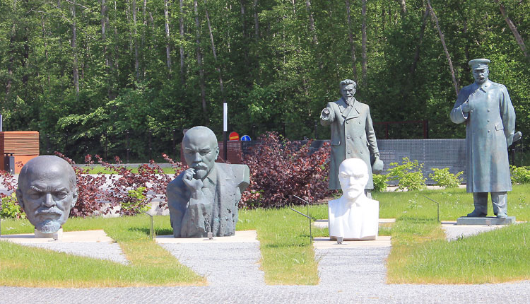 аллея советских скульптур в таллине
