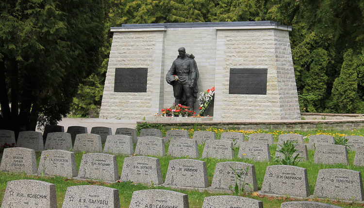 военное кладбище таллина