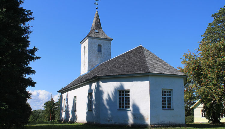 Церковь Пюхайыэ