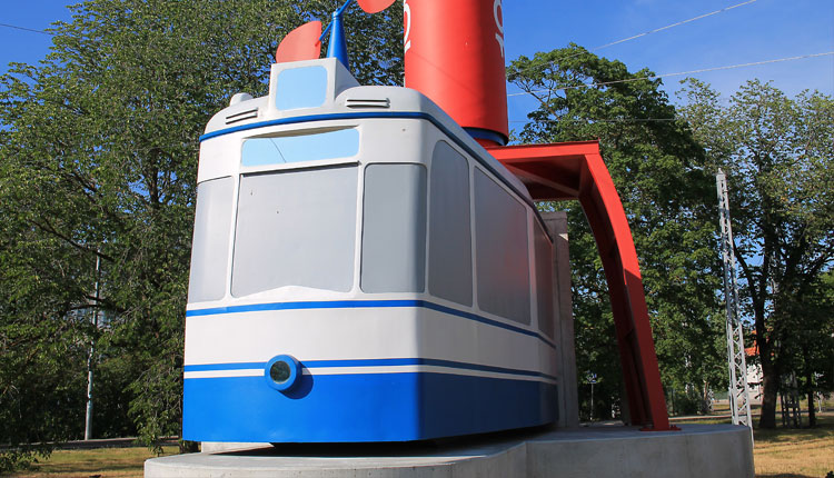 памятник трамваю в таллине