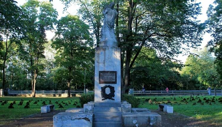 Vabadussõja mälestusmärk Narvas