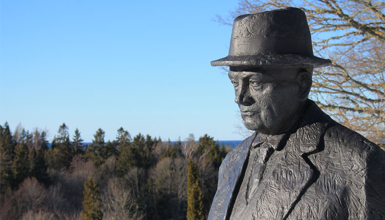 Toila Konstantin Pätsi monument