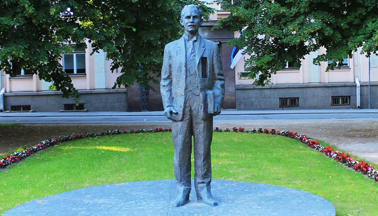 peeter põllu monument tartu